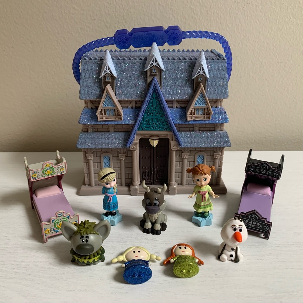 Disney Store Animators Collection Frozen Mini Arendelle Castle Playset